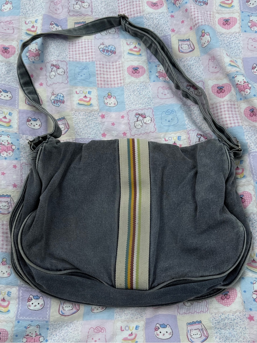 Vintage AE American Eagle messenger shoulder bag with stripe